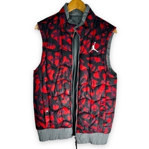 Nike Air Jordan Jumpman Reversible Quilted Puffer Vest, Red Camo/Grey, Size XS - Picture 1 of 12